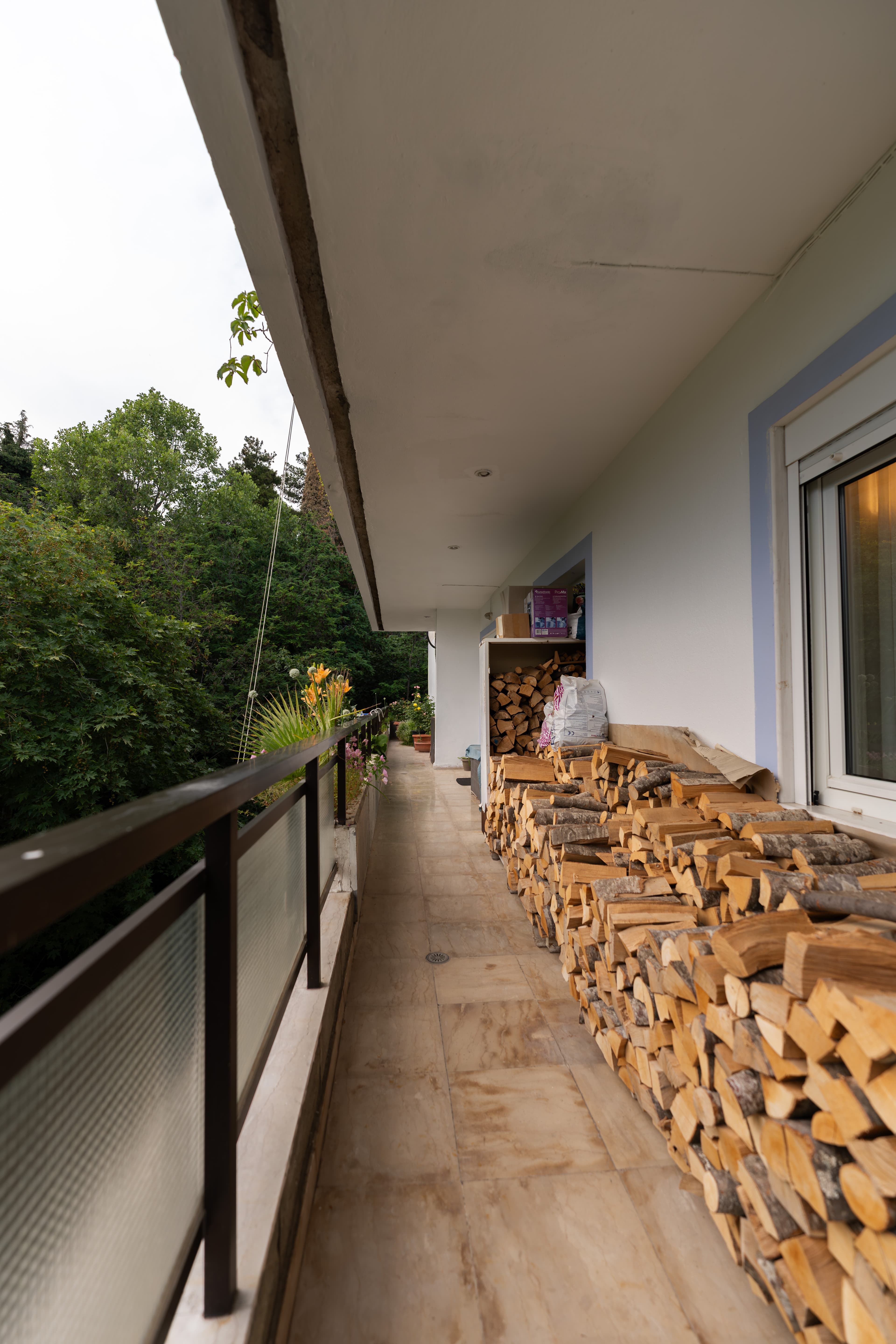 Two entrances & mountain access — 1