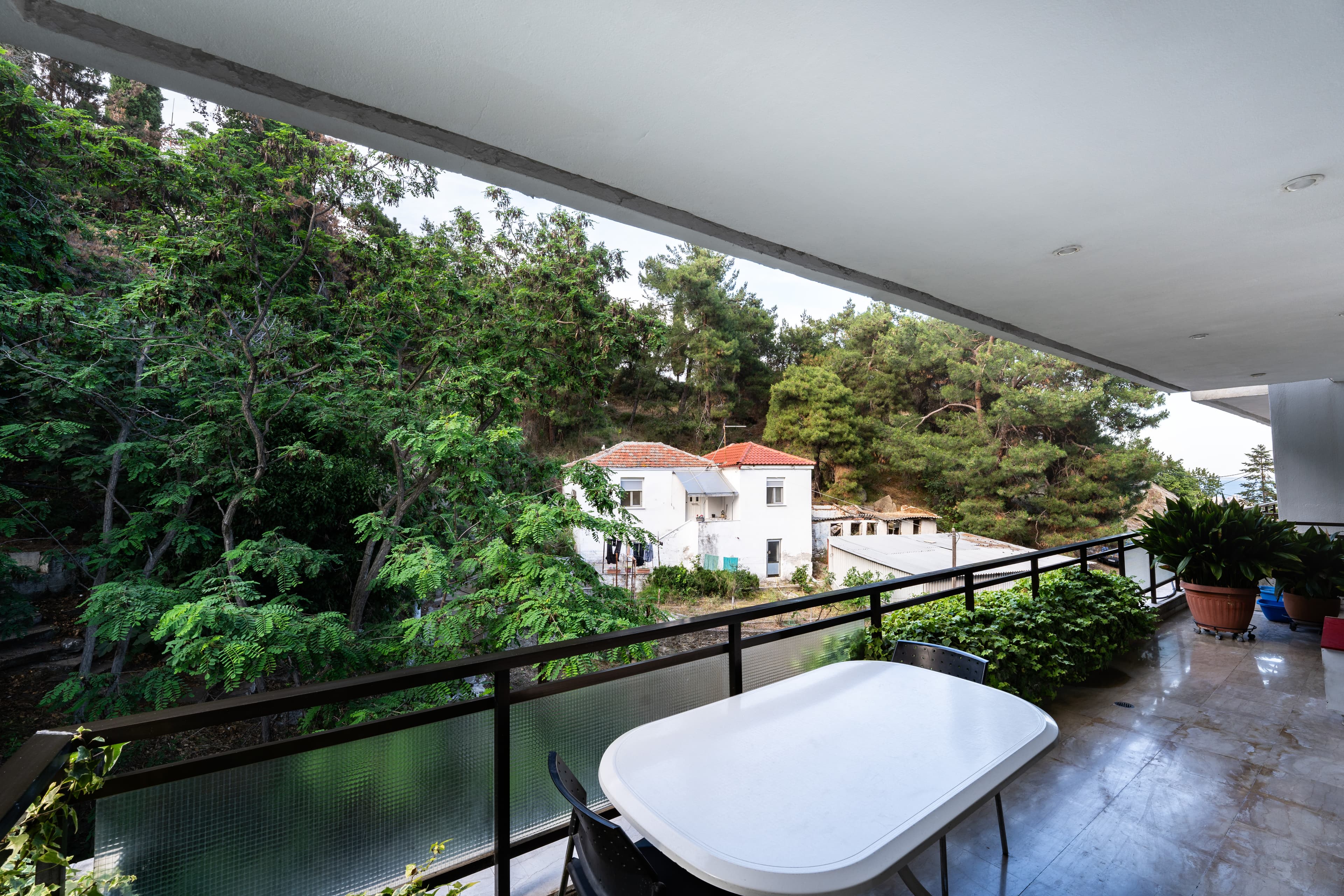 Two entrances & mountain access — 7